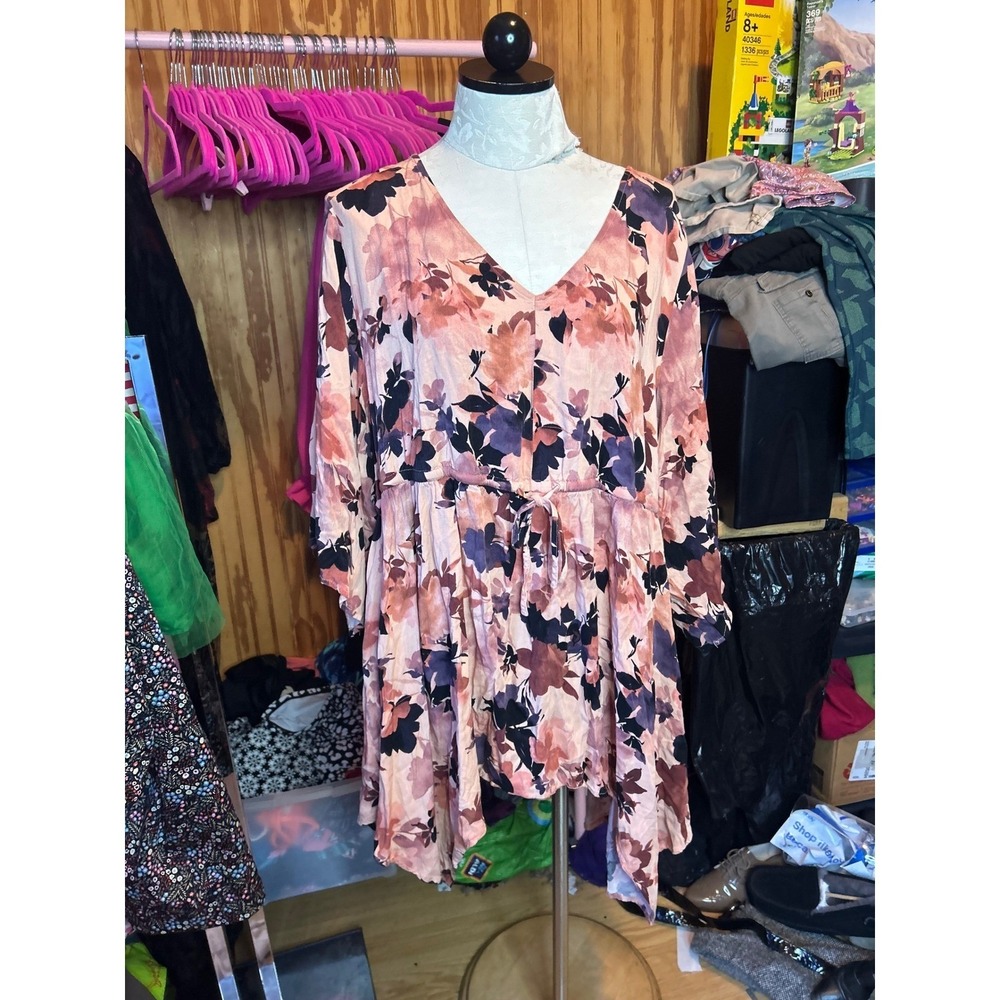 Torrid Floral V-Neck‎ Tunic Top Lattice Back Dolman Plus Sz 4 (4X)